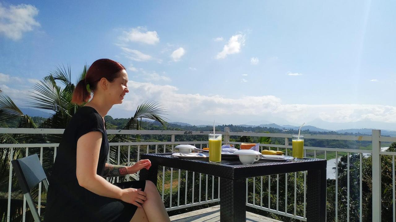 Mahaweli View Inn Канди Екстериор снимка