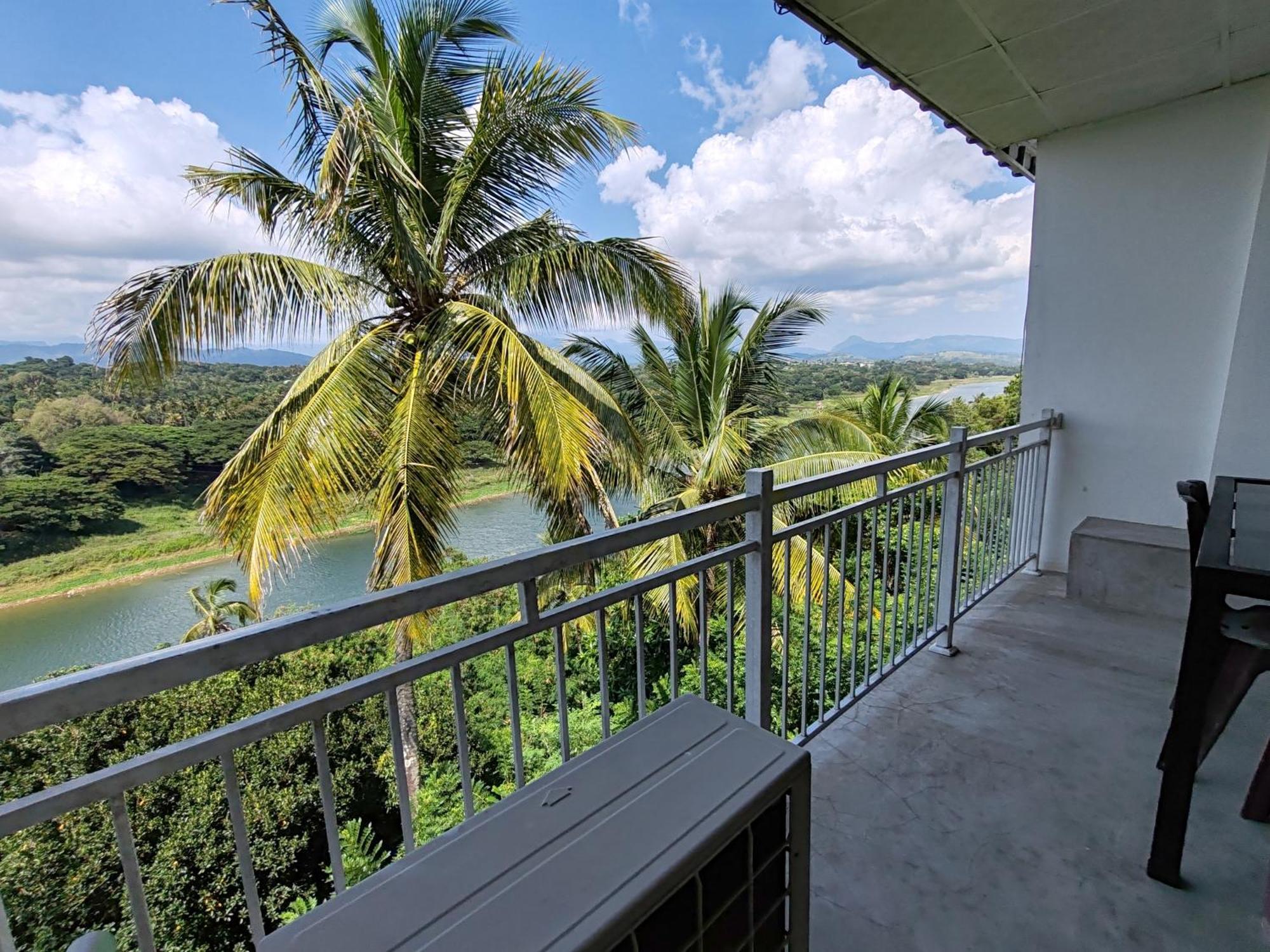 Mahaweli View Inn Канди Екстериор снимка