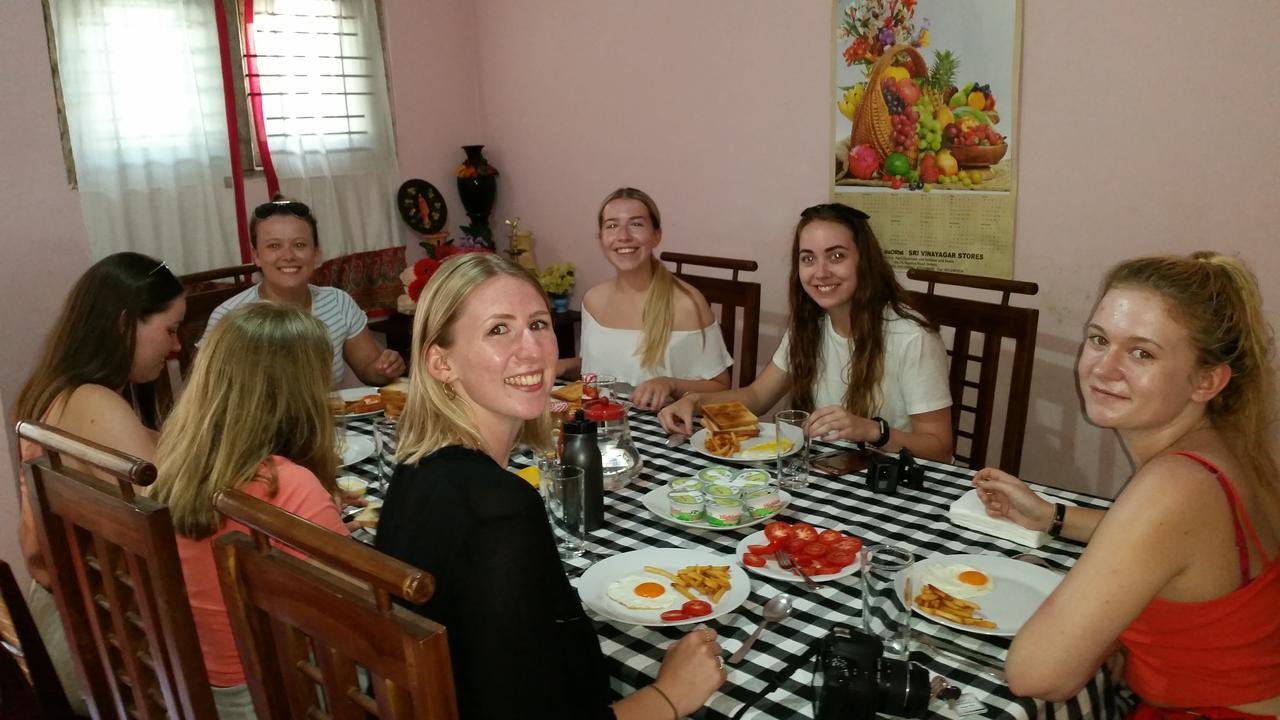 Mahaweli View Inn Канди Екстериор снимка