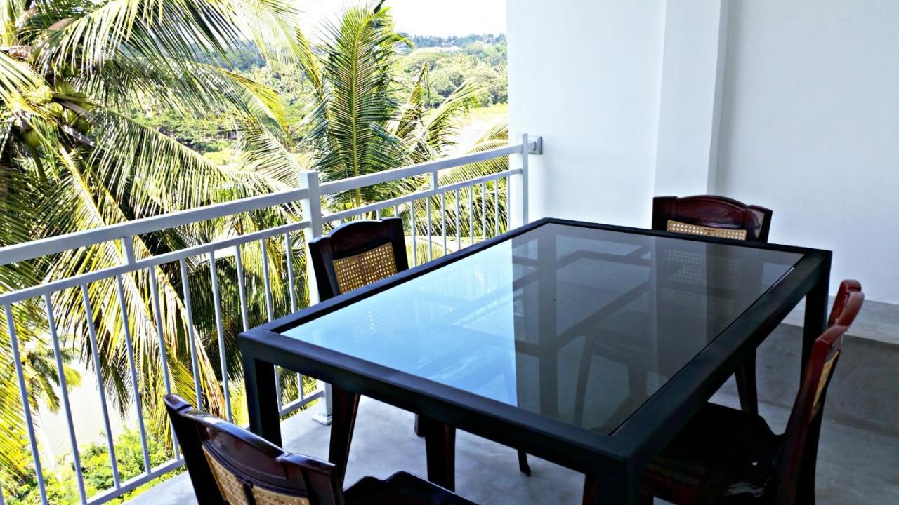 Mahaweli View Inn Канди Екстериор снимка