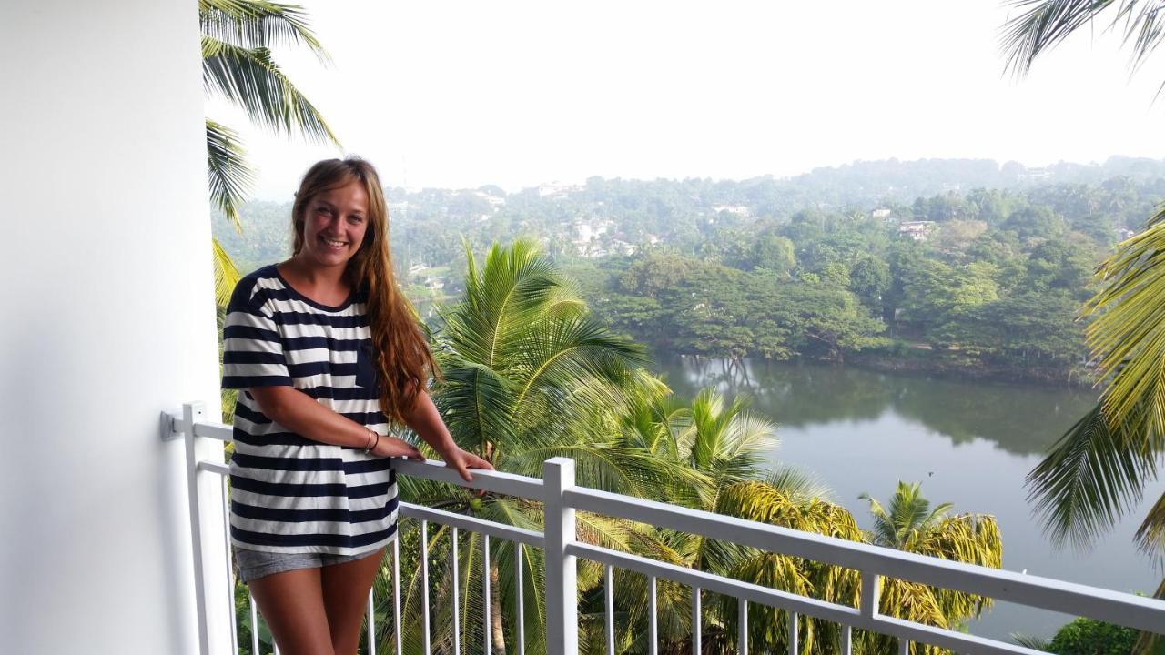 Mahaweli View Inn Канди Екстериор снимка